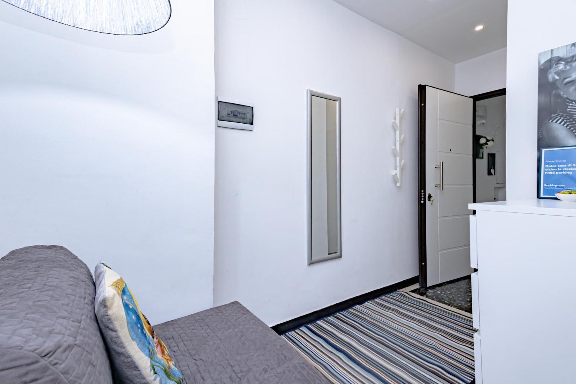 Dolce Casa Di Sve Vicino La Stazione Apartment Genoa Bagian luar foto